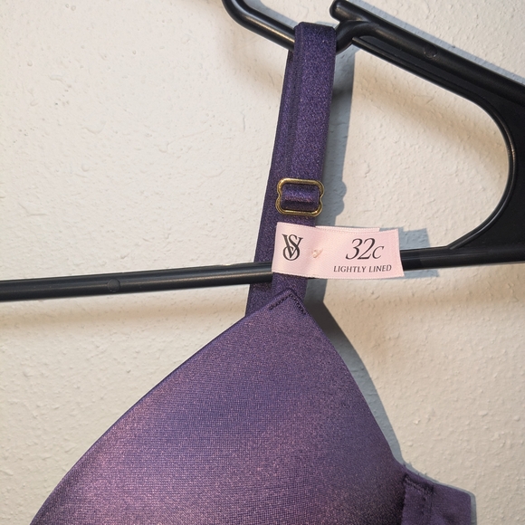 Victoria's Secret-Very Sexy Lightly Lined Plunge Demi Bra-32C- Winter Wine - Picture 2 of 4